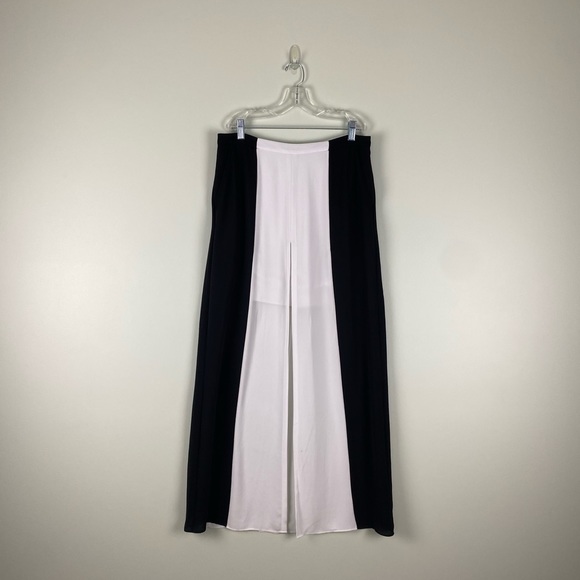 BCBGMAXAZRIA WHITE AND BLACK MAXI SKIRT SIZE S - Picture 2 of 9